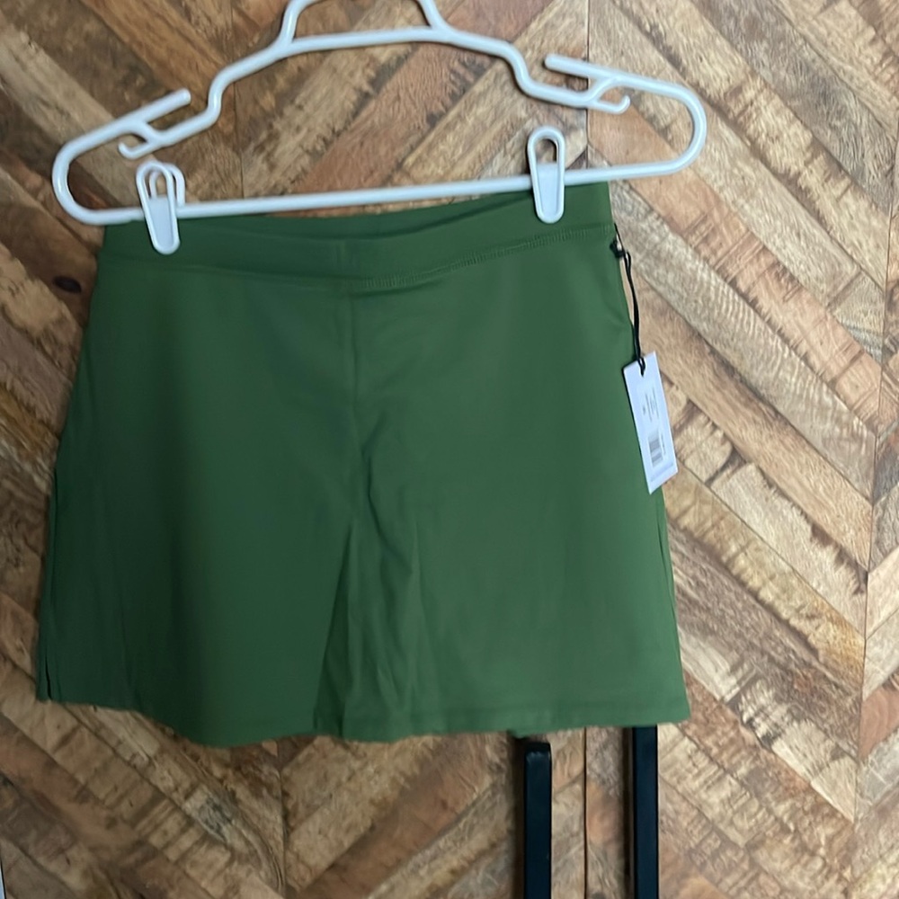 WeWoreWhat tennis green skirt w:shorts under with pocket for ball athletic